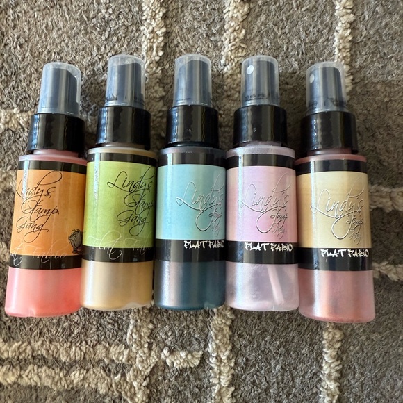 Lindy's Stamp Gang Other - Lindy's Stamp Gang Color spray for crafts & Mixed Media